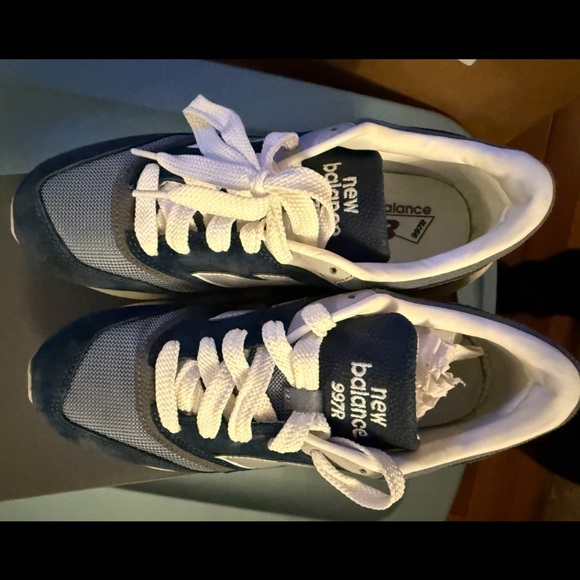 New Balance 997 R Classics Unisex Blue Grey Sz 9 Women /7.5 Men US - Picture 7 of 10